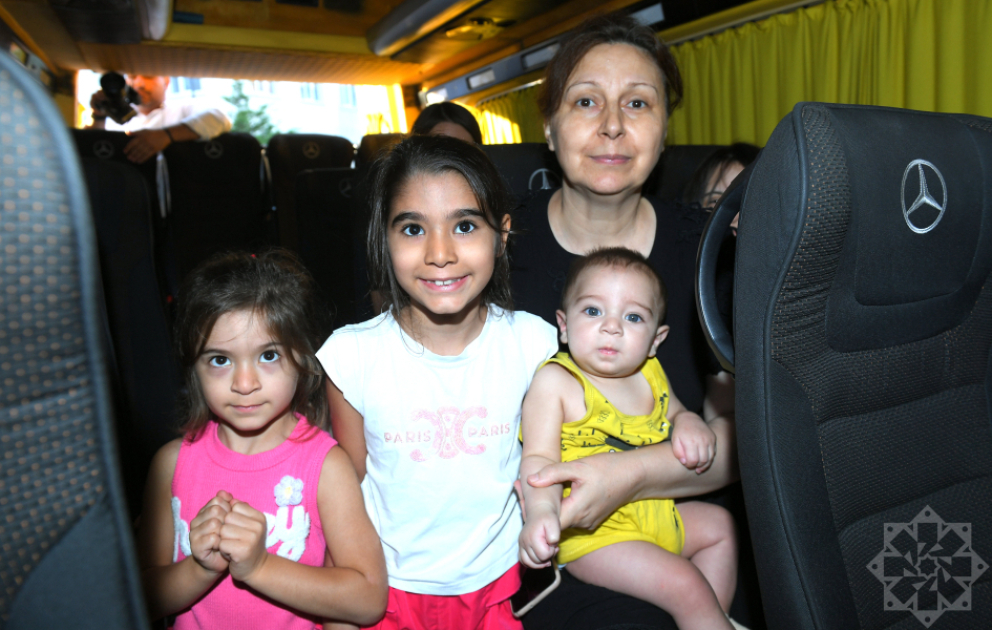 Aserbaidschan siedelt weitere 130Familien in Bezirken Chodschali, Aghdara und Jabrayil um VIDEO