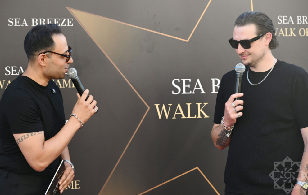 На Аллее Sea Breeze Walk of Fame состоялось открытие звезды британского певца Джона Ньюмана ВИДЕО