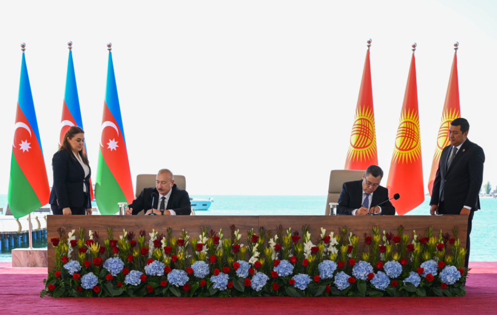Azərbaycan ilə Qırğızıstan arasında imzalanmış sənədlər mübadilə edilib YENİLƏNİB VİDEO
