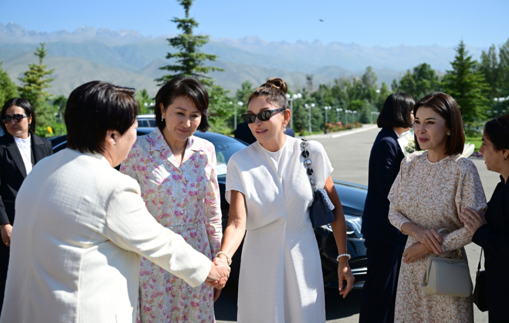 First Lady Mehriban Aliyeva visited “Altyn Balalyk” Health and Rehabilitation Center in Cholpon-Ata VIDEO