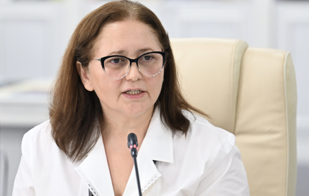 Aynur Sofiyeva: Dilimizi qorumaq və zənginləşdirmək gənclərin üzərinizə düşən məsuliyyətdir VİDEO
