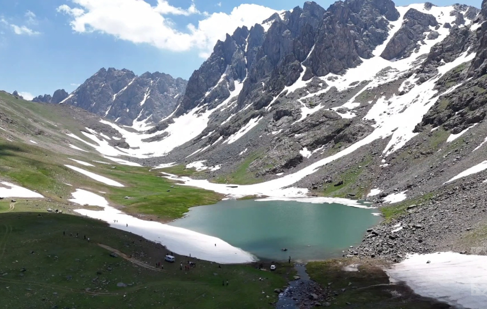 Göygöl – ein Naturwunder, an dem vier Jahreszeiten gleichzeitig zu erleben sind VIDEO