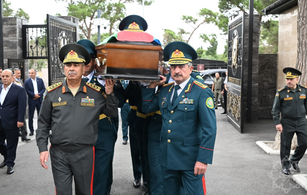 General-mayor Abbasəli Novruzov Hərbi Memorial Məzarlıqda torpağa tapşırılıb VİDEO