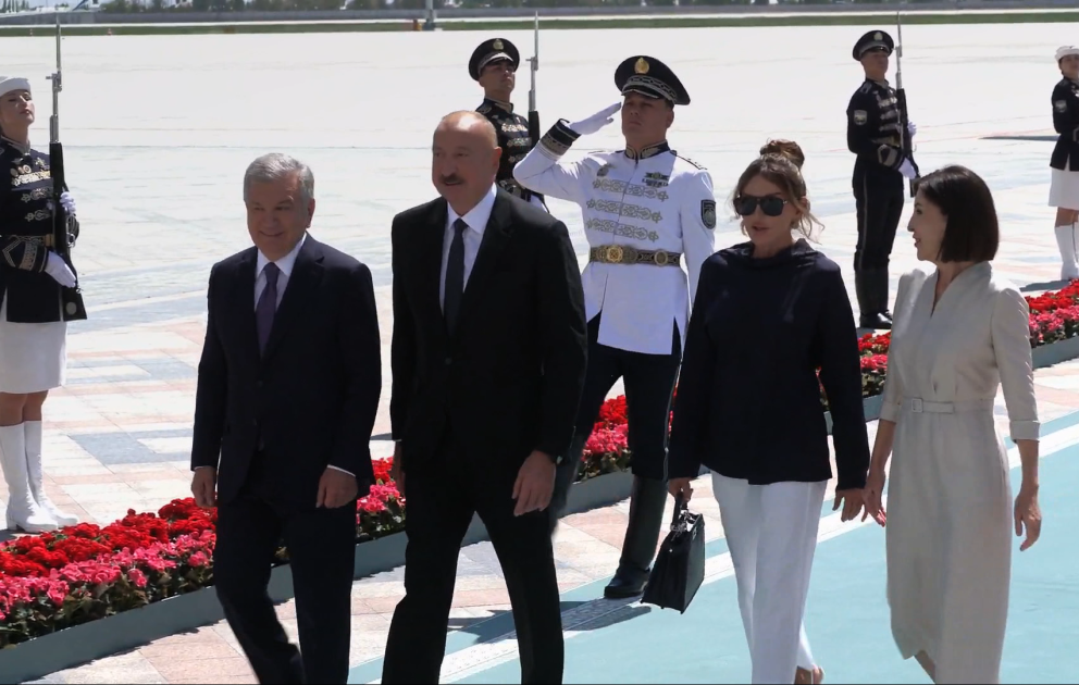 Prezident İlham Əliyev Özbəkistana dövlət səfərinə gəlib VİDEO