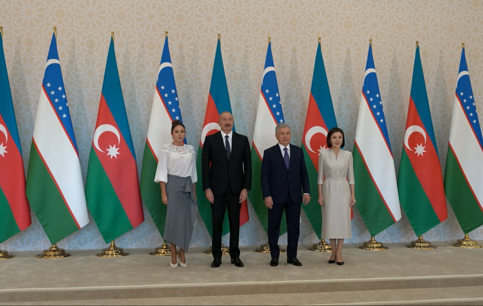Presidents and First Ladies of Azerbaijan and Uzbekistan posed for joint photograph at Kuksaroy State Residence VIDEO