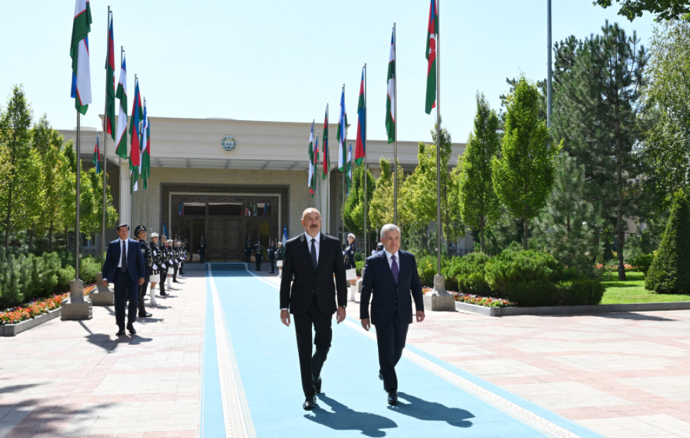 Cérémonie d’accueil officiel du président azerbaïdjanais à Tachkent MIS A JOUR VIDEO