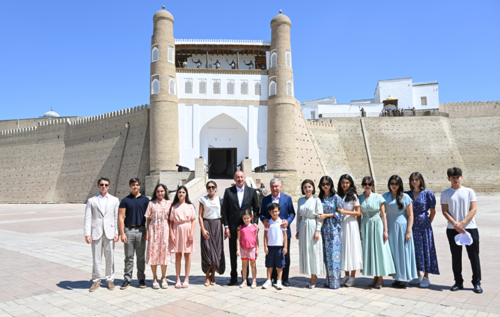 Presidents and First Ladies of Azerbaijan and Uzbekistan visited Ark Fortress in Bukhara VIDEO