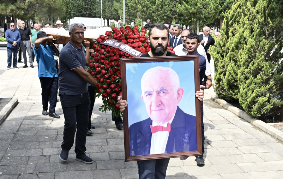 Xalq artisti Tofiq Bakıxanov II Fəxri xiyabanda dəfn edilib VİDEO
