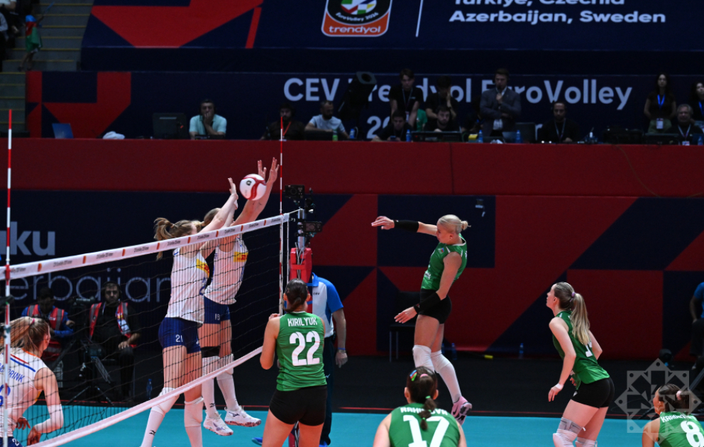 Qadın voleybolçulardan ibarət Azərbaycan millisi Niderland kollektivi ilə qarşılaşıb VİDEO