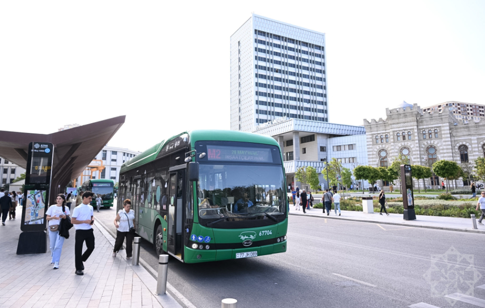 Ekspres avtobuslar sərnişinlərin xidmətində: Bakı yollarında alternativ nəqliyyat imkanları genişləndirilib - REPORTAJ VİDEO