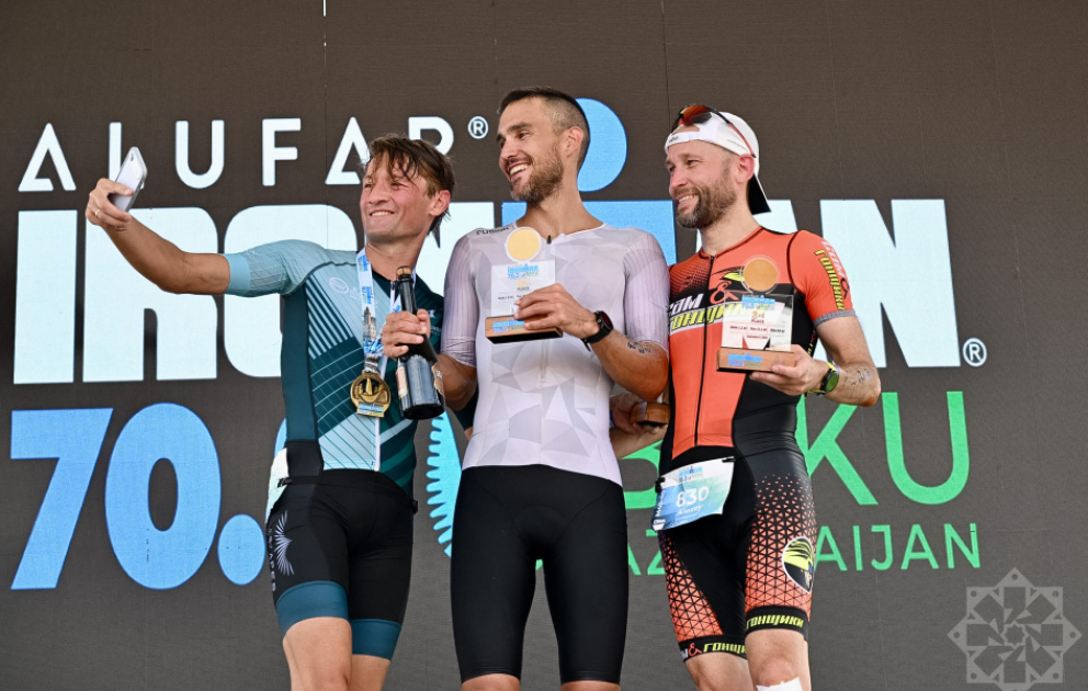 Bakıda keçirilən “IRONMAN 70.3” triatlon yarışının qalibləri mükafatlandırılıb VİDEO