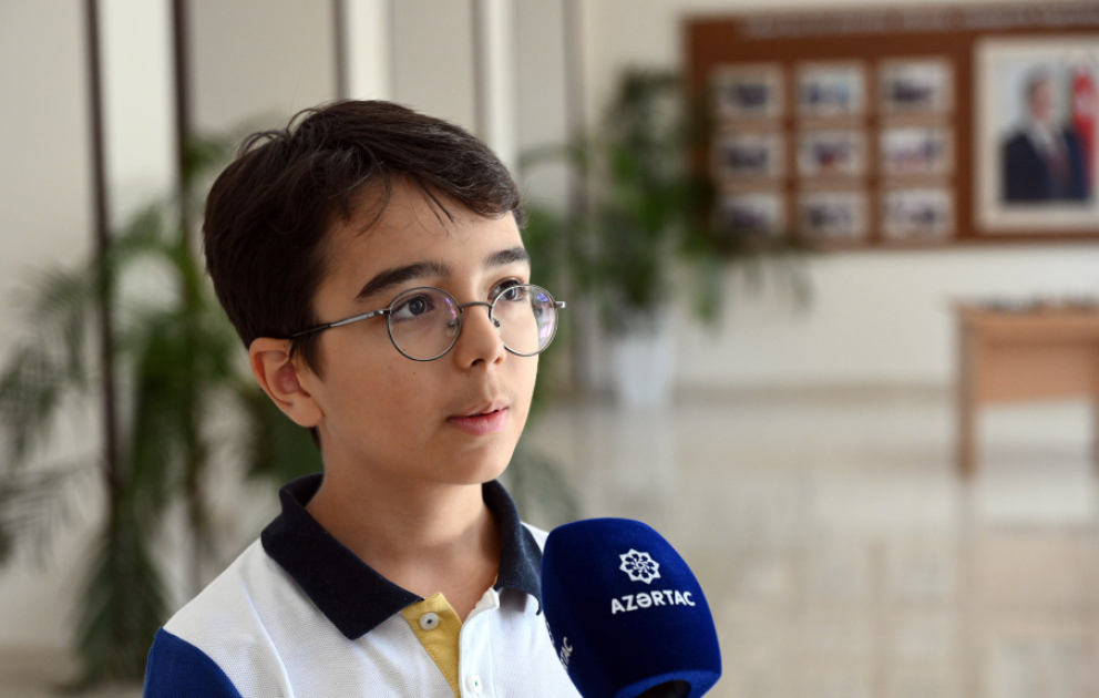 İkiqat bürünc medal qazanan məktəbli: Özümə deyirəm ki, sən bunu bacararsan VİDEO