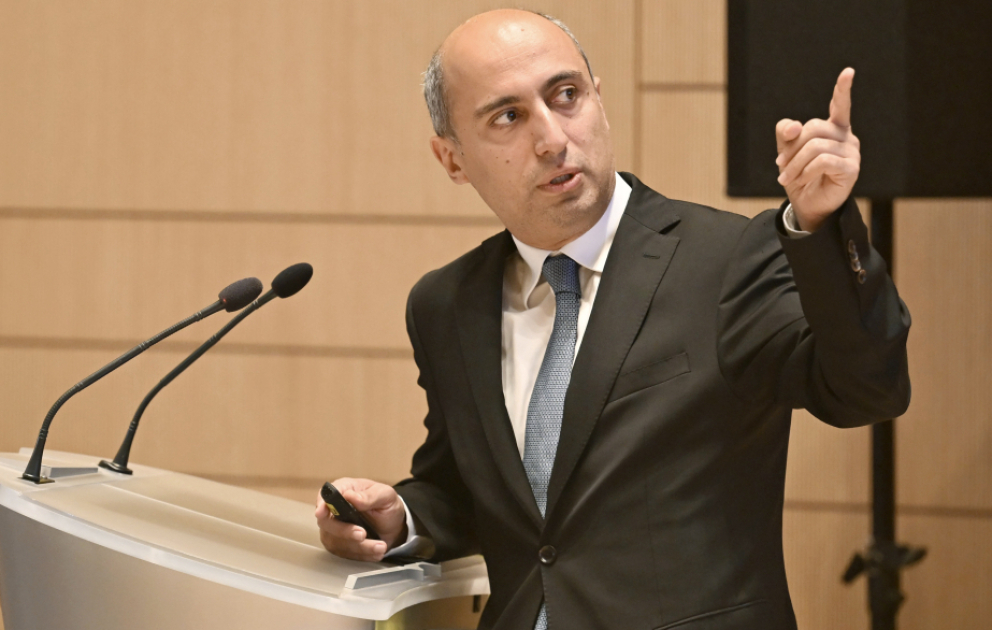 Emin Əmrullayev: Dil bilikləri ilə oxu savadlılığı fərqli sahələrdir, bunları qarışdırmaq olmaz VİDEO