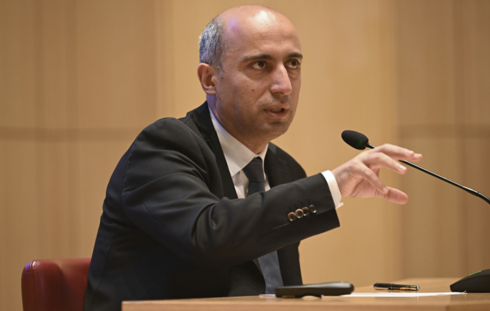 Nazir PISA 2025-də oxu savadlılığı üzrə nəticələr barədə məlumat verib VİDEO