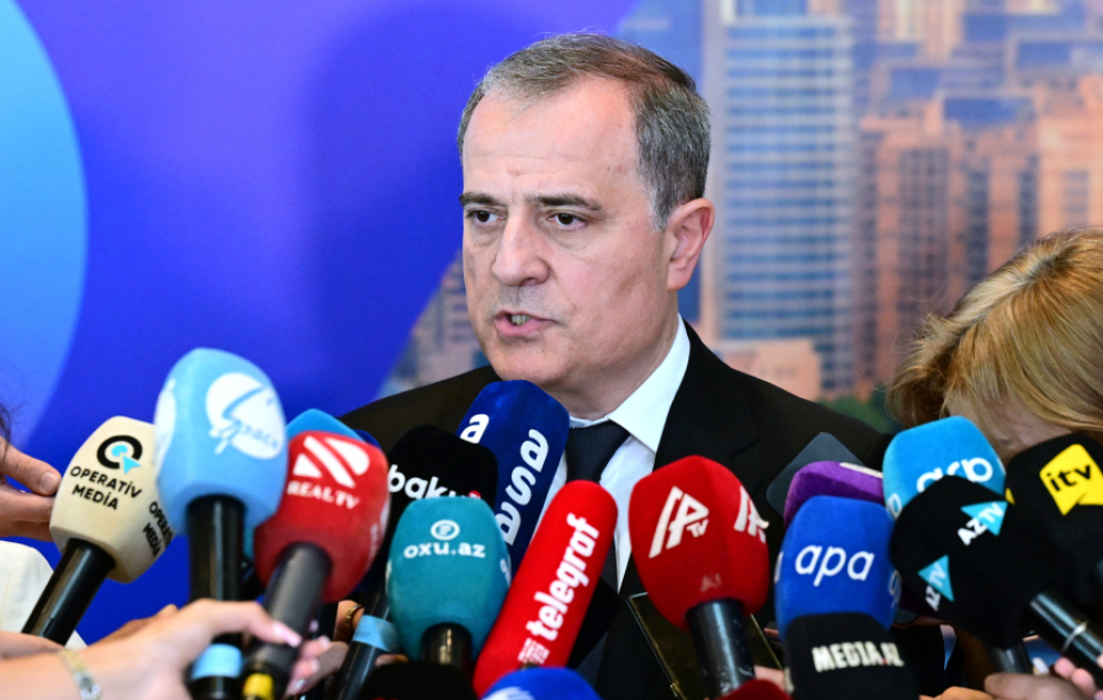 Джейхун Байрамов: Наш подход остается неизменным, возможности для подписания мирного договора существуют ВИДЕО