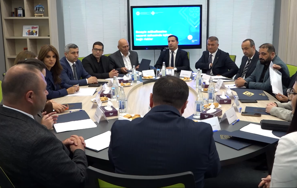 İqlim dəyişikliyinin əmək şəraitinə və işçilərin sağlamlığına təsirləri ilə bağlı müzakirələr aparılıb VİDEO