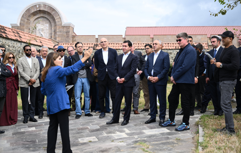 Diplomatlar Ağdərə rayonunda yerləşən Gəncəsər monastırını ziyarət ediblər VİDEO