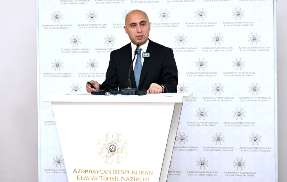 Müəllimlər üçün geyim tələbləri ilə bağlı yeni qaydalar açıqlanacaq VİDEO