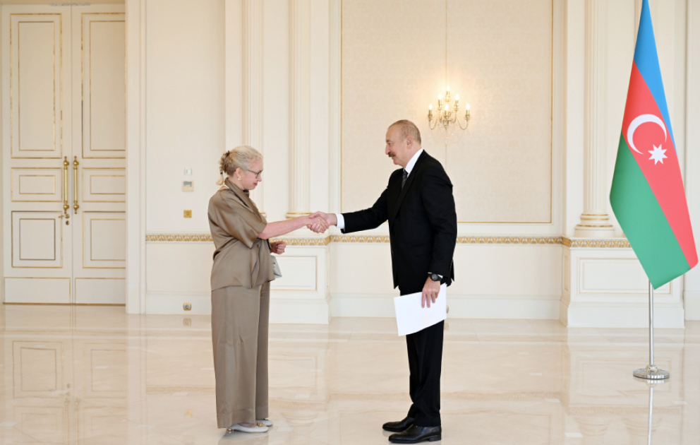 Präsident Ilham Aliyev empfängt neu ernannte schwedische Botschafterin VIDEO
