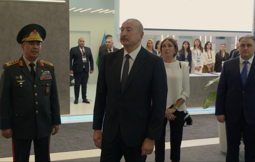 Präsident Ilham Aliyev besucht Ausstellungen „ADEX 2026“ und „Securex Caspian“ VIDEO