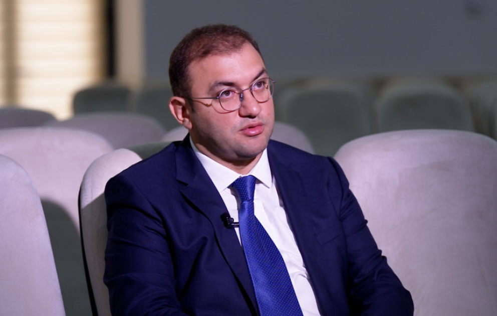 Almaniyada klinika direktoru olan azərbaycanlı: Sutkada cəmi 3-4 saat yatırdım - ONUN HEKAYƏSİ VİDEO