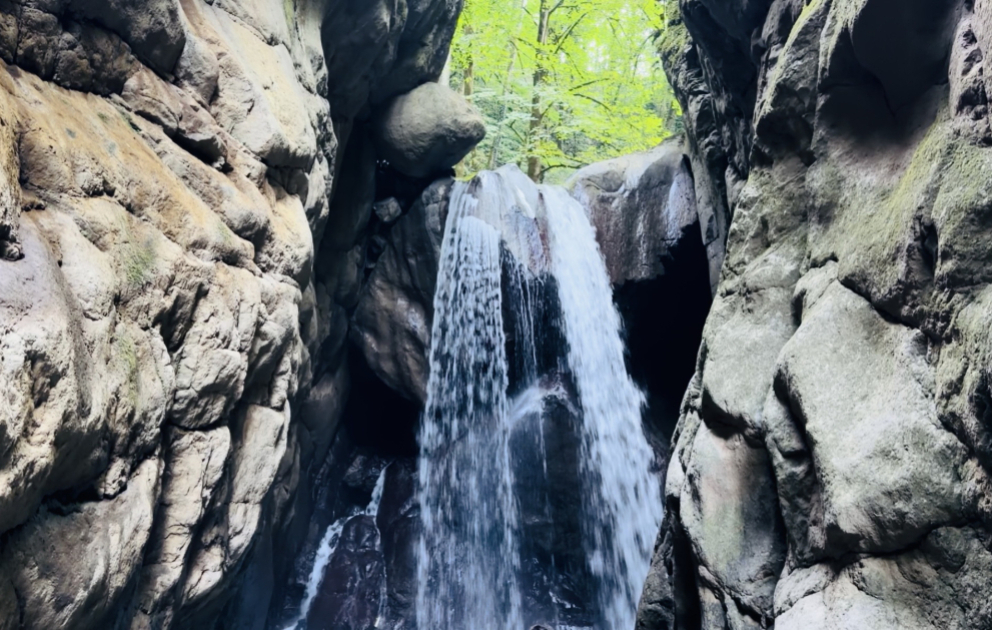 Der Weg führt diesmal zum Tokiächil-Wasserfall in den Bergen von Lerik VIDEO