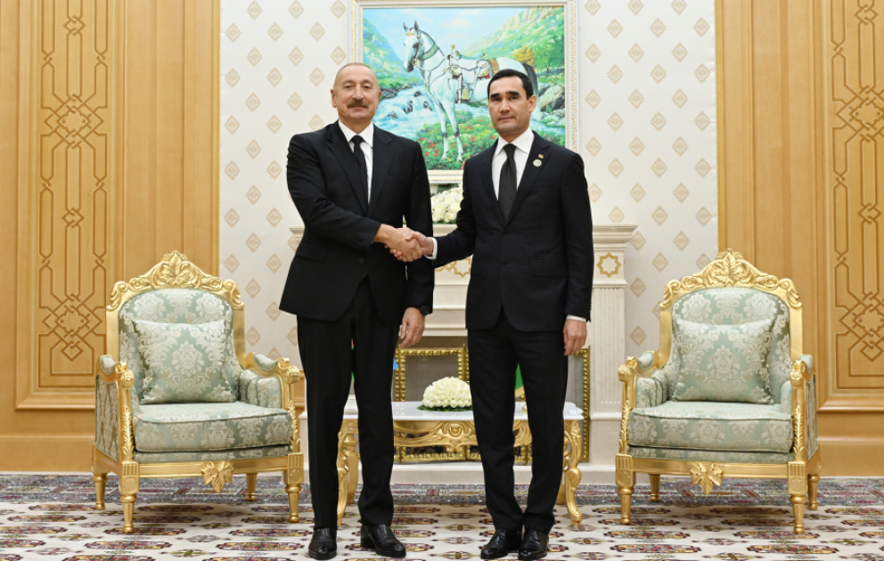 President Ilham Aliyev met with President of Turkmenistan in Turkmenbashi VIDEO