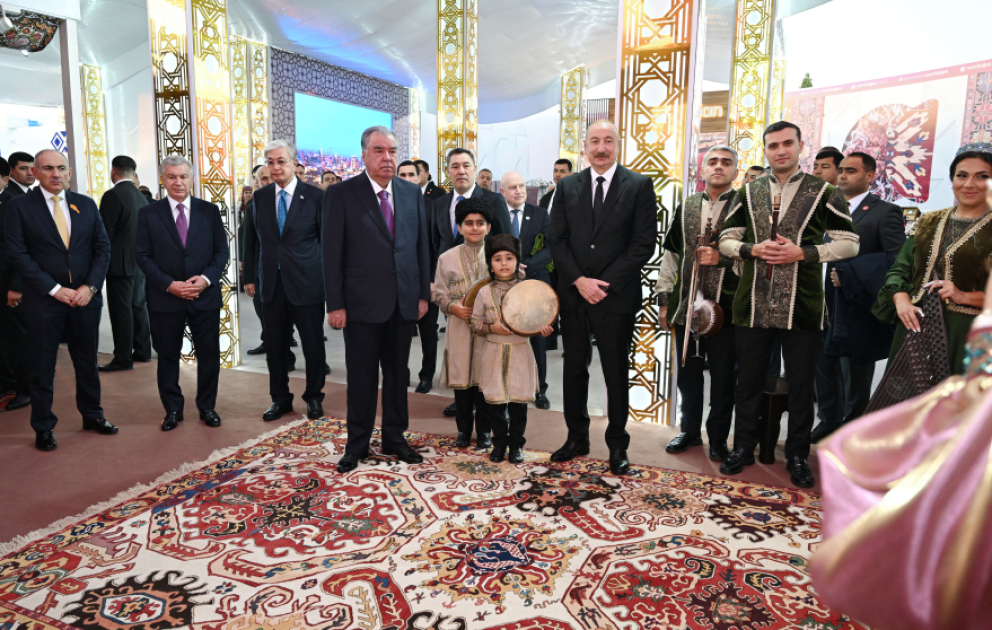 Präsident Ilham Aliyev besucht Festival der nationalen Küche der GUS-Staaten VIDEO