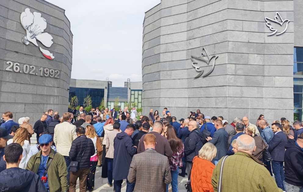 Beynəlxalq konfransın iştirakçıları Xocalı Soyqırımı Memorialı ilə tanış olublar YENİLƏNİB VİDEO