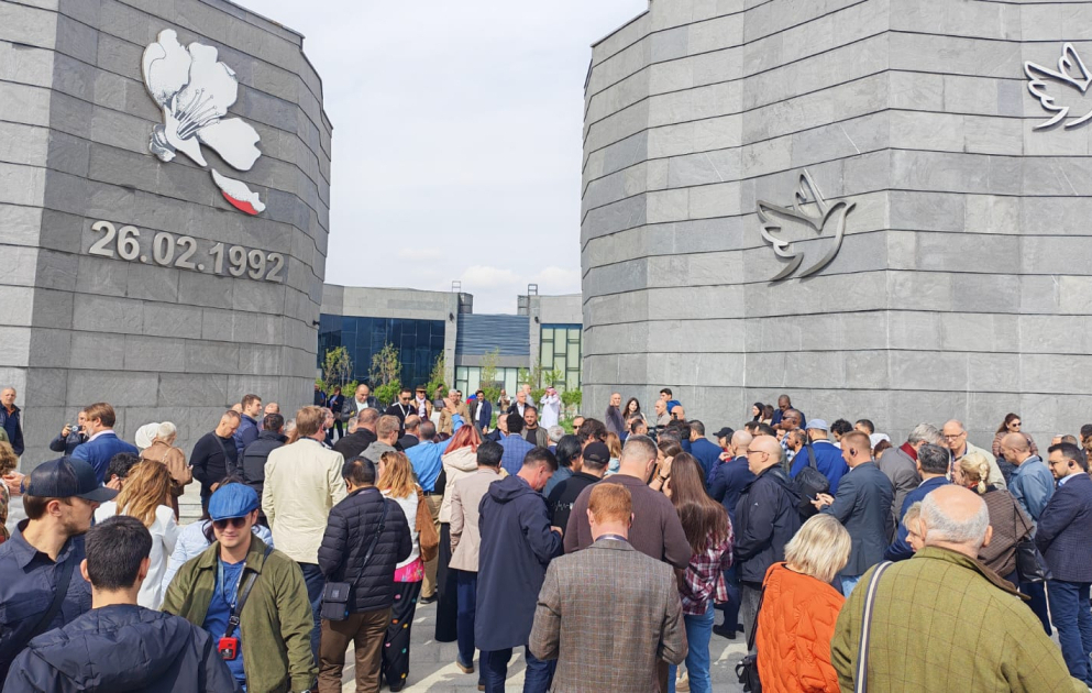 Участники международной конференции ознакомились с Мемориалом жертвам Ходжалинского геноцида  ОБНОВЛЕНО  ВИДЕО