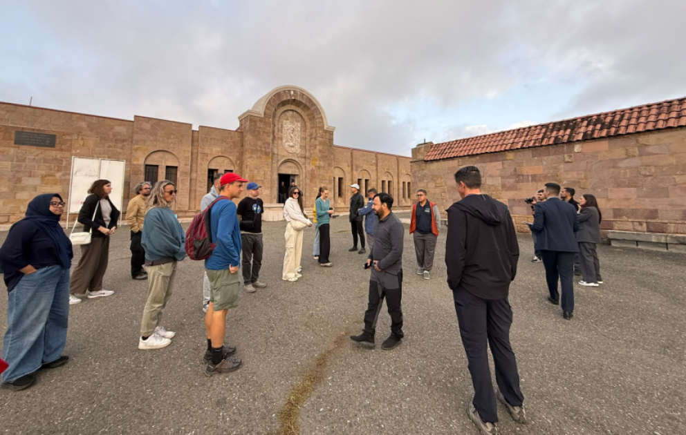 Dünya səyyahları Gəncəsər Monastır Kompleksini ziyarət ediblər VİDEO