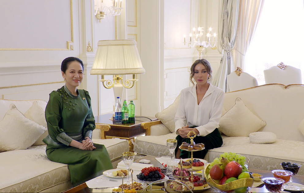 Состоялась встреча первых леди Азербайджана и Камбоджи ВИДЕО