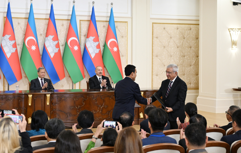 Azerbaijan–Cambodia documents exchanged VIDEO