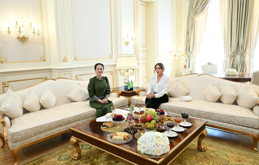First Ladies of Azerbaijan and Cambodia met VIDEO