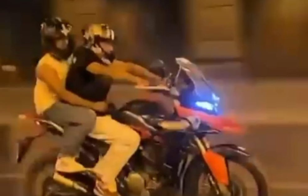 Avtomobil və motosiklet toqquşub, 2 gənc ölüb VİDEO