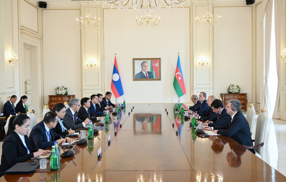 Präsident Ilham Aliyev führt erweitertes Treffen mit Präsident Thongloun Sisoulith AKTUALISIERT VIDEO