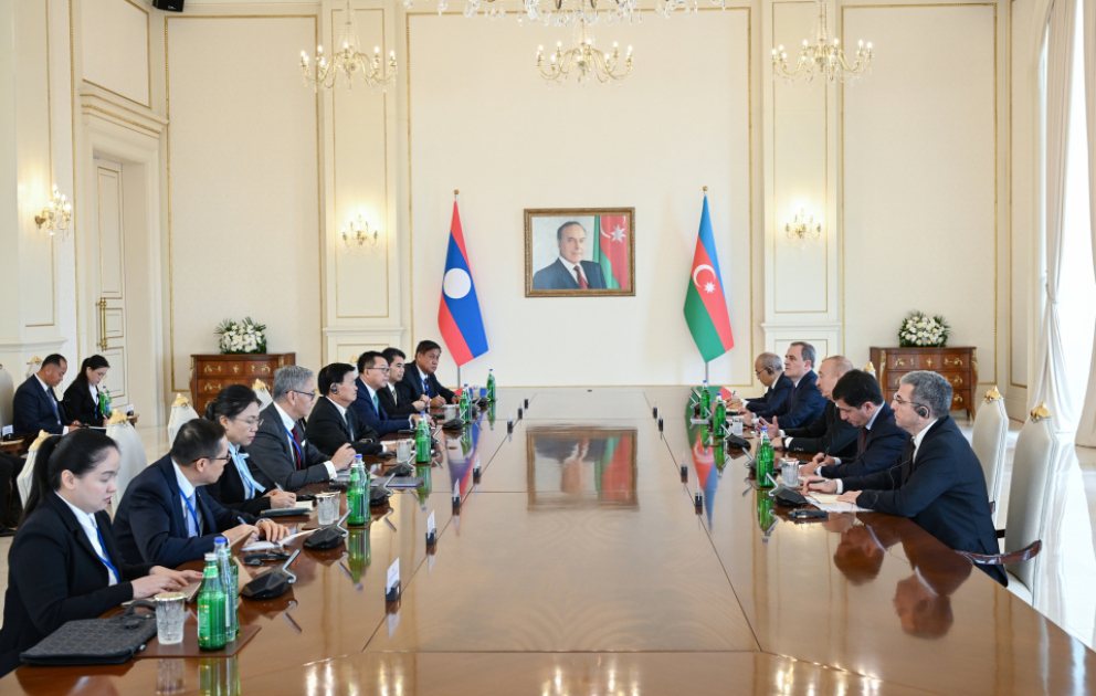 Entretien en format élargi des présidents azerbaïdjanais et laotien MİS A JOUR VIDEO