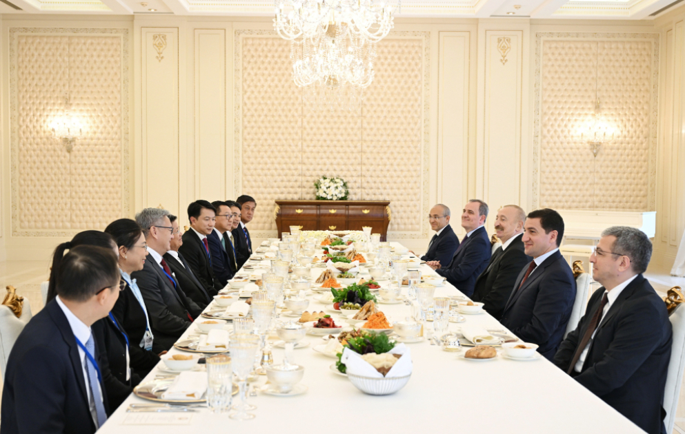 Un déjeuner officiel donné en l’honneur du président du Laos VIDEO