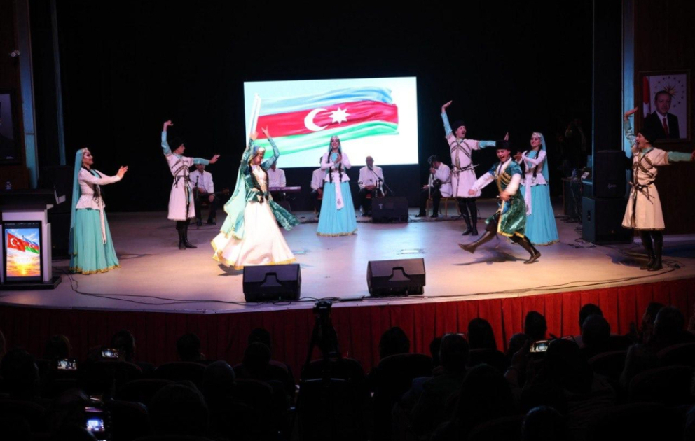 İğdırda Azərbaycan İncəsənət Həftəsi çərçivəsində konsert və moda sərgisi təşkil olunub VİDEO