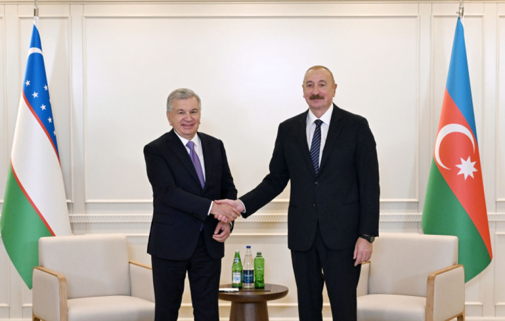 Le président azerbaïdjanais rencontre son homologue ouzbek VIDEO