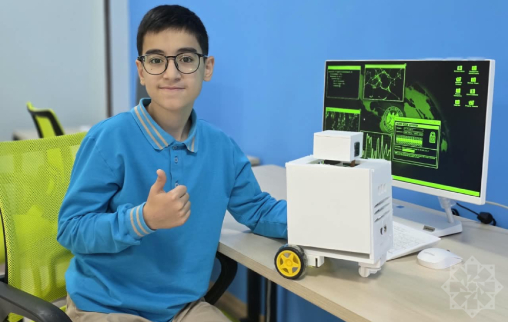Üç aya süni intellektli robot - Naxçıvanlı məktəblinin ilk böyük uğuru FOTO VİDEO