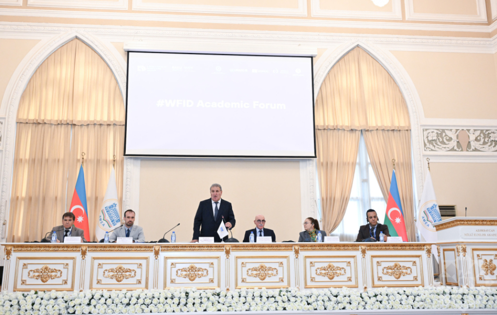 AMEA-da “Parçalanmış dünyada humanitar elmlərin missiyası” mövzusunda Akademik Forumun açılışı olub VİDEO